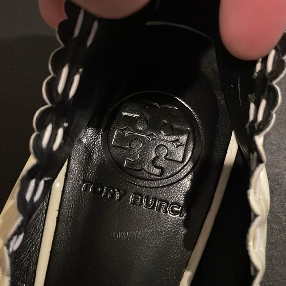 Tory Burch Women's Ivory Reese Scrunch Tassel Ballet Flat Sz 7 shoes - Picture 4 of 7